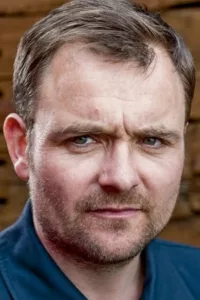 Neil Maskell (born 1976) is an English actor, writer and director who is known for his appearances in British crime and horror films such as The Football Factory and Kill List.   Date d’anniversaire : 01/01/1976