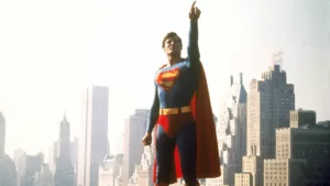 Le documentaire consacré à l’acteur emblématique de Superman, Christopher Reeve, a été présenté en première à Sundance et, selon TheWrap, il est prévu qu’il rejoigne l’empreinte Warner Bros. dans le cadre d’un deal impressionnant de 15 millions de dollars. « Super/Man: […]