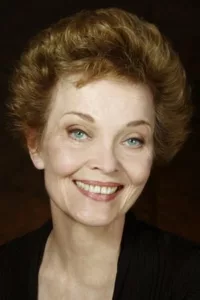 Grace Zabriskie (born May 17, 1941) is an American actress. She has appeared in many popular American films and television series such as Twin Peaks and Big Love. ​From Wikipedia, the free encyclopedia   Date d’anniversaire : 17/05/1941