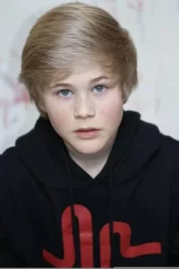 Casey Simpson (born April 6, 2004) is an American actor, best known for his role as Ricky Harper on the Nickelodeon series Nicky, Ricky, Dicky and Dawn (2014-2018).   Date d’anniversaire : 06/04/2004