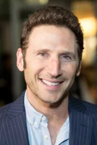 From Wikipedia, the free encyclopedia Mark Feuerstein (born June 8, 1971) is an American actor. Description above from the Wikipedia article Mark Feuerstein, licensed under CC-BY-SA, full list of contributors on Wikipedia.   Date d’anniversaire : 08/06/1971