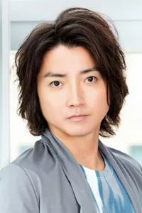 Tatsuya Fujiwara was born on May 15, 1982 in Chichibu, Japan. He is known for his work on Battle Royale (2000), Battle Royale II (2003) and Death Note (2006).   Date d’anniversaire : 15/05/1982