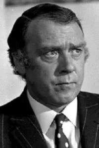​From Wikipedia, the free encyclopedia Freddie Jones was an English character actor. Jones was born in the town of Longton in the city of Stoke-on-Trent. He became an actor after ten years of working as a laboratory assistant with a […]