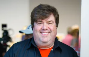 Dan Schneider, réalisateur bien connu de séries pour enfants sur la chaîne Nickelodeon, se retrouve sous le feu de critiques après des accusations d’avoir mis en place un environnement de travail « toxique ». Selon une nouvelle enquête de Rolling Stone publiée […]