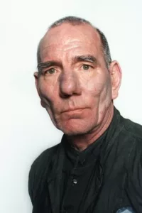 Pete Postlethwaite (February 7, 1946 – January 2, 2011) was an English stage, film and television actor. After minor television appearances including in The Professionals, Postlethwaite’s first success came with the film Distant Voices, Still Lives in 1988. He played […]