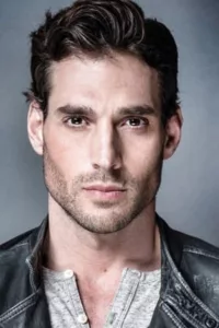 Joseph Cannata is a Toronto born actor and model.   Date d’anniversaire : 21/07/1983