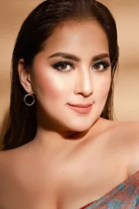 Hazel Pascual Reyes (born on May 9, 1979 in Manila, Philippines), better known by her screen name, Ara Mina, is a Filipina actress, fashion model and singer. She won the Golden Screen Award in 2004 for Best Actress in a […]