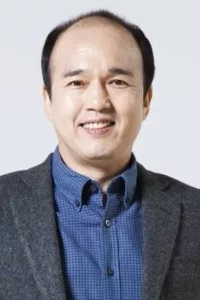 Kim Kwang-kyu (김광규) is a South Korean actor.He made his acting debut in 1999 in Dr. K, and its director fellow Busan native Kwak Kyung-taek later cast him in a small but memorable role as a physically abusive teacher in […]
