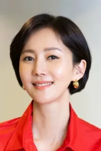 Yum Jung-ah (염정아) is a South Korean actress. She was born on July 28, 1972. Her notable films include A Tale of Two Sisters, The Big Swindle, The Old Garden, and Cart, as well as the television series Royal Family. […]