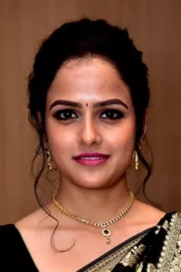 Vaishnavi Chaitanya is an Indian actress and YouTuber. She used to be a popular TikToker until it was banned in India in 2020.   Date d’anniversaire : 04/01/1994