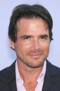 Jeffrey Matthew Settle (born September 17, 1969) is an American actor best known for playing Captain Ronald Speirs on the HBO show Band of Brothers and Rufus Humphrey on Gossip Girl. Description above from the Wikipedia article Matthew Settle, licensed […]