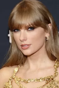 Taylor Alison Swift (born December 13, 1989) is an American singer-songwriter. Recognized for her songwriting, musical versatility, artistic reinventions, and influence on the music industry, she is a prominent cultural figure of the 21st century. Swift began songwriting professionally at […]