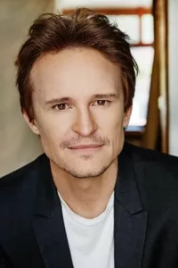 From Wikipedia, the free encyclopedia Damon Herriman (born 31 March 1970) is an Australian actor and writer. He is known for his film and television work in Australia and the United States. He is perhaps best known for his portrayal […]