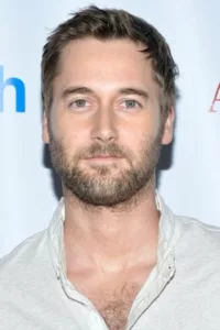 Ryan Eggold is an American film and television actor, best known for his portrayal of Ryan Matthews on the CW television series « 90210 ».   Date d’anniversaire : 10/08/1984