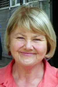 Annette Badland (born 26 August 1950) is an English actress known for a wide range of roles on television, radio, stage, and film. She is best known for her roles as Margaret Blaine in the BBC science fiction series Doctor […]