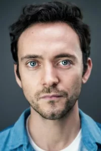 George Paul Blagden is an English stage and film actor. He is best known for his role as Athelstan in the television series Vikings.   Date d’anniversaire : 28/12/1989