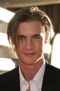 Erik von Detten (born October 3, 1982) is an American actor. He is known for his roles in Escape to Witch Mountain, Toy Story, Brink!, The Princess Diaries, So Weird, and most recently.   Date d’anniversaire : 03/10/1982