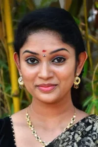 Sri Priyanka is an Indian actress who has appeared in Tamil language films. After portraying her first major lead role in Agadam (2014), she appeared in the Tamil film Kangaroo (2015).   Date d’anniversaire : 30/10/1995