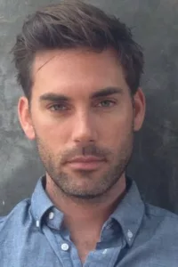 Drew Fuller (born May 19, 1980) is an American actor. He is best known for his roles on Charmed and Army Wives.   Date d’anniversaire : 19/05/1980