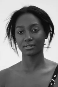 Mouna Traoré is a Canadian actress, writer and producer born and raised in Toronto.   Date d’anniversaire : 04/05/1995