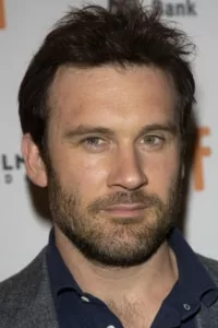 ​Clive Standen is was born on a British Army base in Holywood, County Down, Northern Ireland, and at the age of two he had moved across the water to Leicestershire in the East Midlands. He went to school at King […]