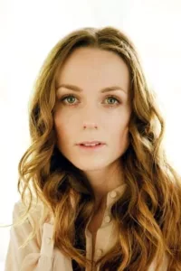 Kerry Condon est une actrice irlandaise, née le 4 janvier 1983, à Tipperary, Irlande. Elle est notamment connue pour avoir interprété le rôle d’Octavia dans la série Rome.   Date d’anniversaire : 04/01/1983
