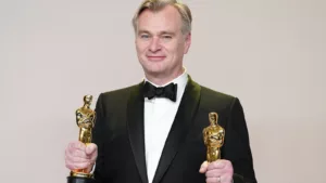 LOS ANGELES (AP) – Christopher Nolan a remporté son premier Oscar dimanche soir pour la réalisation d’Oppenheimer. Le visionnaire britannique de 53 ans a été acclamé par la critique tout au long de sa carrière, mais n’avait jamais remporté d’Oscar […]