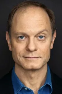 David Hyde Pierce (Height: 5 feet 9 inches) is an American actor, director, and producer best known for his portrayal of psychiatrist Dr. Niles Crane on the NBC sitcom Frasier from 1993 to 2004. For his role on Frasier, Pierce […]