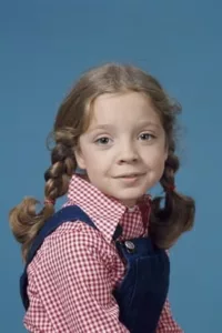 Michelle Stacy was a cute, prolific, and pretty popular child actress of the 70s who acted in both films and TV shows alike for six years straight. Perhaps best known as the voice of « Penny » in the charming Disney animated […]