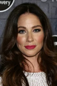 Viola Lynn Collins (born May 16, 1977), better known as Lynn Collins, is an American actress. She is best known for her role as Kayla Silverfox in the live-action film X-Men Origins: Wolverine.   Date d’anniversaire : 16/05/1977