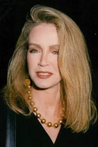 Donna Mills (born December 11, 1942) is an American actress, most well known for her role as Abby Fairgate Cunningham Ewing Sumner on the primetime soap opera Knots Landing.   Date d’anniversaire : 11/12/1940