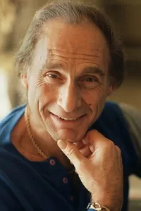 Sid Caesar (1922—2014) was an American comic actor and writer known as the leading man on the 1950s television series Your Show of Shows and as Coach Calhoun in Grease and Grease 2.   Date d’anniversaire : 08/09/1922