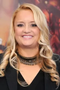 Lucy Clare Davis (née le 17 février 1973) est une actrice anglaise.   Date d’anniversaire : 17/02/1973