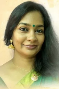 Aadhira Pandilakshmi is an Indian film Actress, who has worked predominantly in Tamil movie industry.   Date d’anniversaire : 23/12/1978