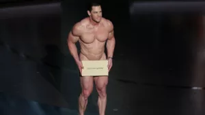 John Cena a choqué les spectateurs en se présentant nu sur scène lors des Oscars pour présenter le prix du meilleur costume. L’animateur Jimmy Kimmel a partagé une anecdote sur un streaker qui avait traversé la scène lors des Oscars […]