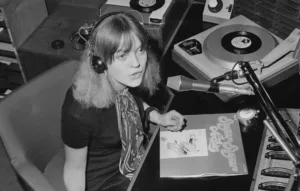 La légendaire Annie Nightingale, figure emblématique de l’audiovisuel, s’est éteinte à l’âge de 83 ans. L’annonce de la disparition de cette célèbre DJ et présentatrice de télévision britannique s’est faite le 12 janvier, suite à une courte maladie. « Annie était […]