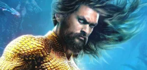 Dans Aquaman 2, réalisé par James Wan, il y a un hommage à un classique de l’horreur, le massacre à la tronçonneuse du Texas. Ce clin d’œil au film de Tobe Hooper se produit lorsqu’une équipe de plongée découvre un […]