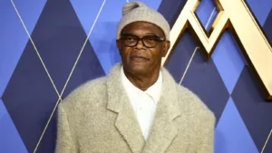 Samuel L Jackson a révélé les détails des célébrations discrètes de son 75e anniversaire lors de la première de son dernier film Argylle à Londres. Il a passé son anniversaire tranquillement en dînant des sushis et en s’endormant. Dans ce […]