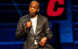 Dave Chappelle est sur le point de lancer un nouveau spectacle de stand-up spécial sur Netflix le soir du Nouvel An. Cette annonce intervient deux ans après que l’humoriste ait fait l’objet de critiques pour des commentaires sur la communauté […]