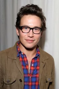 Jonathan Taylor Thomas is an American actor, voice actor, former child star, and teen idol. He is well known for his role of middle child Randy Taylor on the sitcom Home Improvement, as Tom Sawyer in the Disney film Tom […]