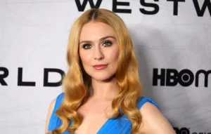 Evan Rachel Wood, l’incontournable actrice de la célèbre série « Westworld », s’est récemment exprimée sur son incompréhension quant à l’arrêt soudain et brutal de cette dernière. En effet, bien que la série de la chaîne HBO ait été un grand succès […]