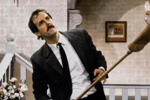 Les amateurs de théâtre et de comédie peuvent bientôt se réjouir car une adaptation scénique de la cultissime série « Fawlty Towers », écrite par le célèbre comédien John Cleese, est prête à débarquer dans le West End de Londres. John Cleese, […]