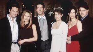 Des scripts originaux de la célèbre série Friends, évités de justesse de tomber dans l’oubli d’une poubelle de studio, s’apprêtent à passer aux enchères. Datant de la quatrième saison de la série culte, ces documents ont été récupérés en 1998 […]