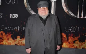 George RR Martin, le célèbre auteur de Game Of Thrones, a partagé son point de vue sur la raison pour laquelle les morts dans ses oeuvres sont si marquantes. Il estime qu’il n’est pas question de tuer plus de personnages, […]