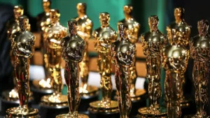 À quelle heure sont les Oscars 2024 ? La 96ème édition des Oscars, diffusée le dimanche 10 mars, sera diffusée sur ABC aux États-Unis à partir de 19 h HE/16 h HP, après une demi-heure de pré-show sur ABC qui […]