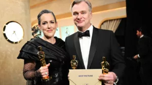 Christopher Nolan et son fascinant biopic historique intitulé « Oppenheimer » ont hanté tous les projecteurs lors de la 96e cérémonie des Oscars. Pour la première fois dans sa carrière, Nolan remporte un Oscar après sept précédentes nominations, s’adjugeant le prix du […]