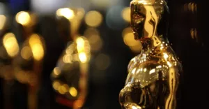 Les nominés pour les Oscars 2024 ont été dévoilés. La puissance double face de Barbenheimer est en lice, avec « Barbie » de Greta Gerwig et « Oppenheimer » de Christopher Nolan présélectionnés pour le meilleur film, parmi de nombreuses autres nominations pour chaque […]