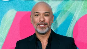 Le comédien et acteur Jo Koy a été sélectionné pour animer les Golden Globe Awards, choisi par les producteurs pour son énergie contagieuse et son humour pertinent. Koy est également connu pour avoir été le premier acteur principal philippin dans […]