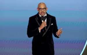 Lors des Grammy Awards 2024, Harvey Mason Jr a choisi d’utiliser son temps sur scène pour rendre un vibrant hommage aux nombreuses vies tragiquement perdues lors de l’attentat qui a frappé le festival de musique Israel Supernova l’année précédente. Ce […]