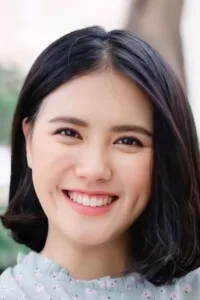 Phantira Pipityakorn, (Thai: ภัณฑิรา พิพิธยากร   Date d’anniversaire : 04/01/2000